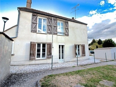 Maison 5 pièces de 113 m² à Montcourt-Fromonville (77140)
