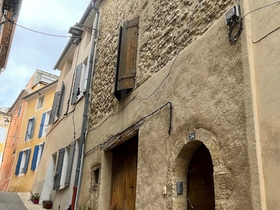 Maison de village 4 pièces de 83 m² à La Tour-d'Aigues (84240)