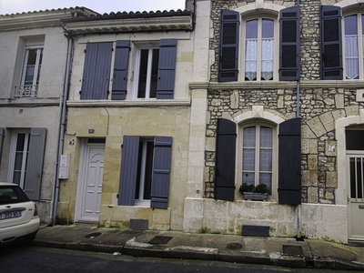 Maison 6 pièces de 127 m² à Saint-Jean-d'Angély (17400)