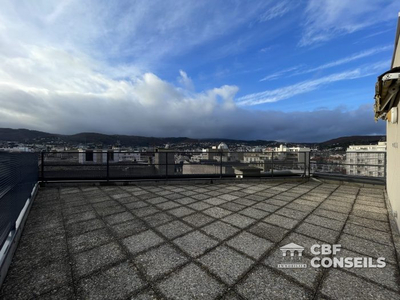 A VENDRE, grand rooftop avec vue panoramique sur le Puy de Dôme