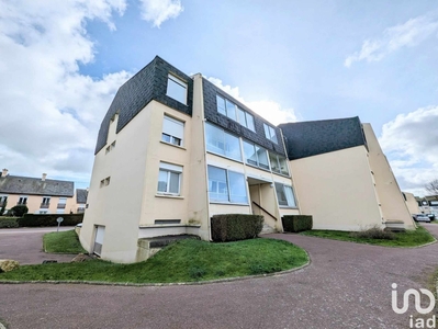 Appartement 2 pièces de 36 m² à Courseulles-sur-Mer (14470)