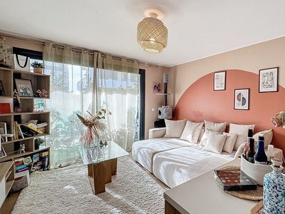 Appartement 2 pièces de 51 m² à Cannes (06150)