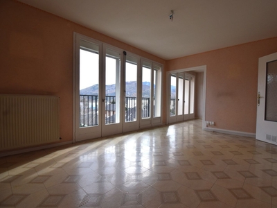 Appartement 4 pièces de 71 m² à Lourdes (65100)
