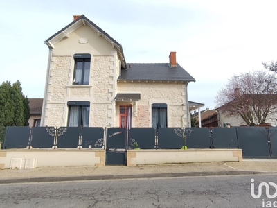Maison de village 7 pièces de 148 m² à Verrières (86410)