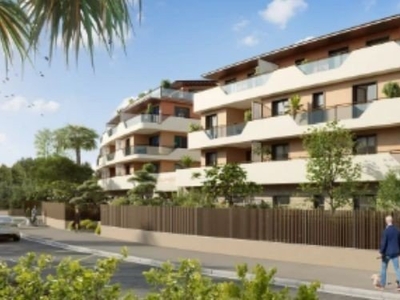 Appartement 3 pièces de 64 m² à Antibes (06600)