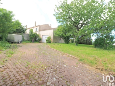 Maison 8 pièces de 180 m² à Rochefort (17300)