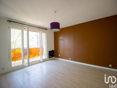 Appartement 2 pièces de 52 m² à Sucy-en-Brie (94370)
