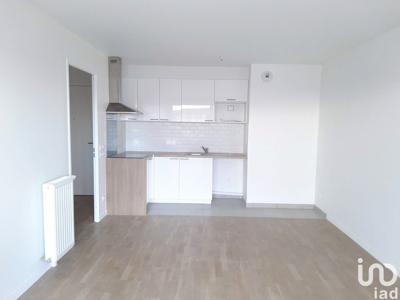 Appartement 3 pièces de 61 m² à Romainville (93230)