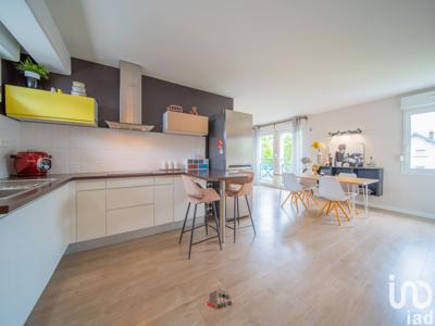 Appartement 3 pièces de 75 m² à Sainte-Ruffine (57130)