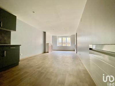 Appartement 3 pièces de 82 m² à Charleville-Mézières (08000)