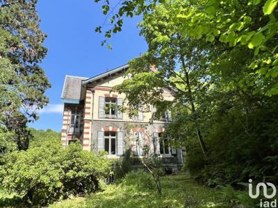 Maison 10 pièces de 340 m² à Verneuil-en-Halatte (60550)