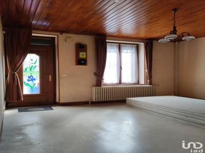 Maison 2 pièces de 62 m² à Bogny-sur-Meuse (08120)