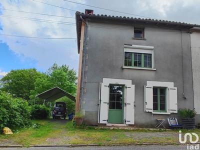 Maison 3 pièces de 88 m² à Chabanais (16150)