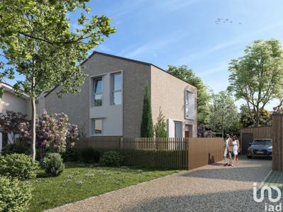 Maison 4 pièces de 108 m² à Bruges (33520)