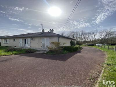 Maison 4 pièces de 113 m² à Mehun-sur-Yèvre (18500)