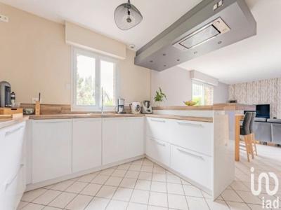 Maison 4 pièces de 132 m² à Agnez-lès-Duisans (62161)