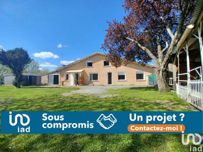 Maison 4 pièces de 135 m² à Saint-Médard-de-Guizières (33230)