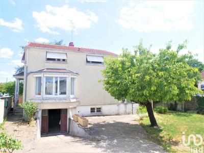 Maison 4 pièces de 90 m² à Fleury-les-Aubrais (45400)