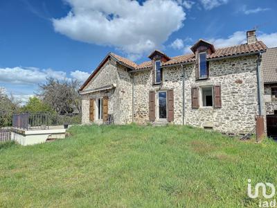 Maison 4 pièces de 90 m² à Marcolès (15220)