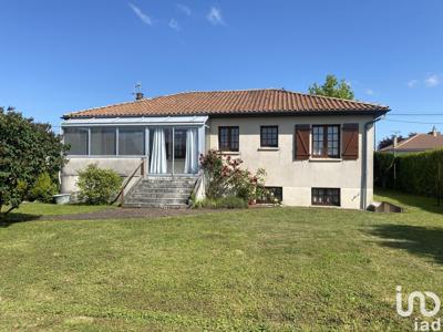 Maison 4 pièces de 97 m² à Sauzé-Vaussais (79190)