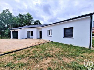 Maison 5 pièces de 115 m² à Castelsarrasin (82100)