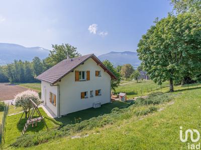 Maison 5 pièces de 125 m² à Saint-Ours (73410)