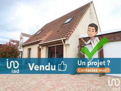 Maison 6 pièces de 111 m² à Ostricourt (59162)