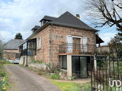 Maison 6 pièces de 130 m² à Saint-Cyprien (19130)