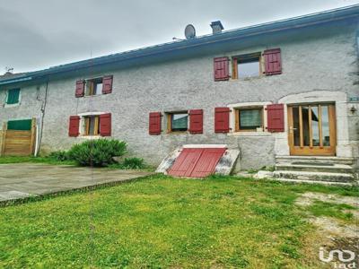 Maison 7 pièces de 137 m² à Savigny (74520)
