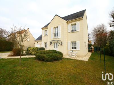 Maison 8 pièces de 166 m² à Saint-Rémy-lès-Chevreuse (78470)