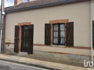 Maison de village 2 pièces de 42 m² à Beauchamps-sur-Huillard (45270)