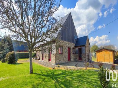 Maison traditionnelle 4 pièces de 135 m² à Isigny-le-Buat (50540)