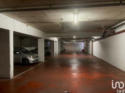 Parking/garage/box de 172 m² à Marseille (13013)