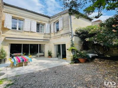 Maison 7 pièces de 215 m² à Libourne (33500)