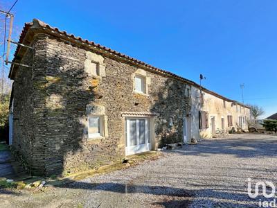 Maison 8 pièces de 233 m² à Mouilleron-Saint-Germain (85390)