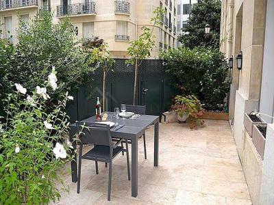 Appartement 1 chambre meublé avec terrasse, ascenseur et conciergeArc de Triomphe – Victor Hugo (Paris 16°)