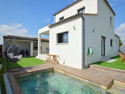 Vente maison 5 pièces 164 m² Aigues-Mortes (30220)