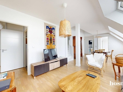 COUP DE COEUR ! Appartement de 79.8 m² - Dernier étage avec ascenseur - Très lumineux - Quai des Queyries 33100 Bordeaux