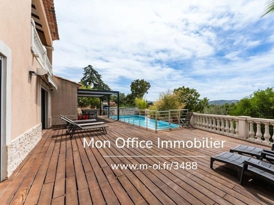 5 room luxury Villa for sale in Marseille, France