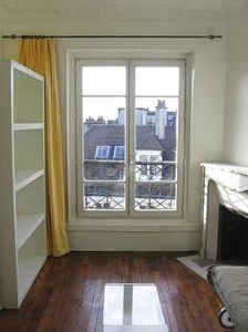Studio meublé avec ascenseur et conciergeMontmartre (Paris 18°)