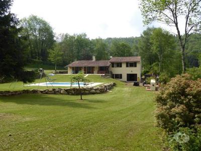 Location vacances montagne villa Pyrénées piscine jacuzzi