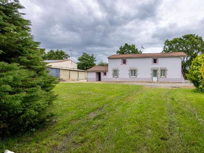 Vente maison 7 pièces 137 m² Bellevigny (85170)