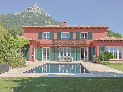 Villa de 5 chambres de luxe en vente La Valette-du-Var, Provence-Alpes-Côte d'Azur