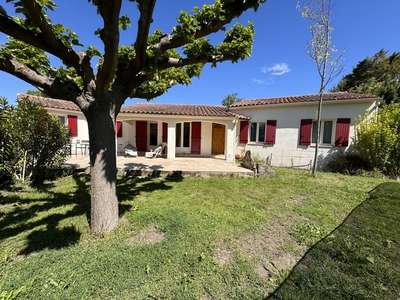 Villa de 5 chambres de luxe en vente Le Thor, Provence-Alpes-Côte d'Azur