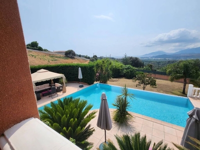 Villa de luxe de 7 pièces en vente Bastelicaccia, Corse