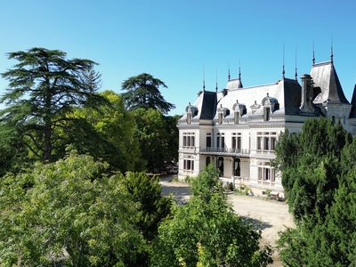 Château 19 pièces de 725 m² à Jarnac (16200)