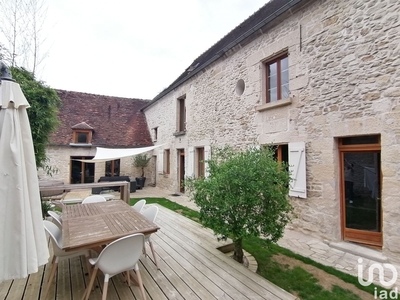 Maison 7 pièces de 177 m² à Crépy-en-Valois (60800)