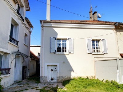 Maison de ville 5 pièces de 87 m² à Montry (77450)