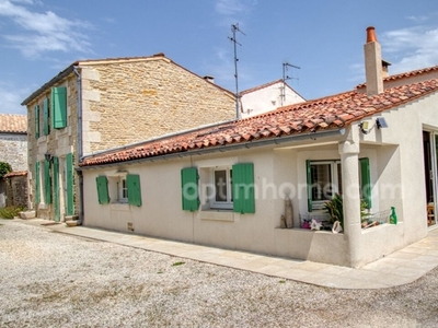 Vente maison 6 pièces 122 m² Courçon (17170)