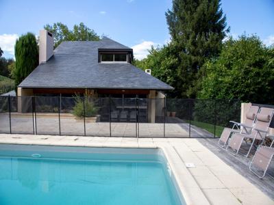 Maison contemporaine avec piscine- 10 personnes à Lourdes